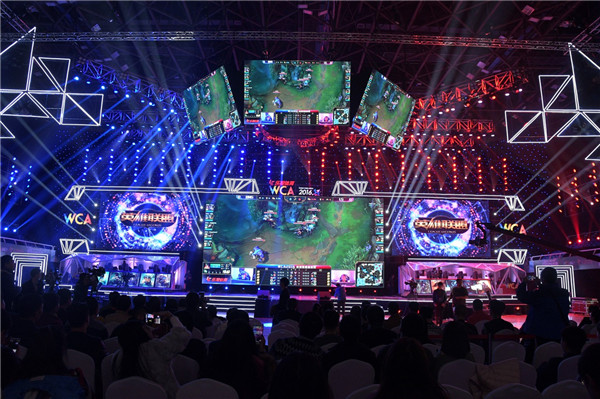 S15主题曲现场版舞台效果炸裂，引爆全场气氛。-db电竞官网